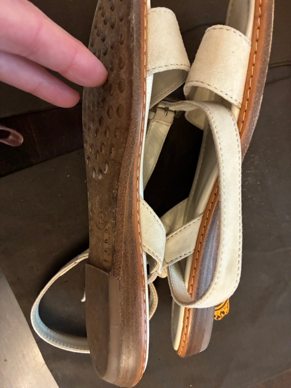 TOD'S Y2K Cream Suede Leather Ankle-Strap Flat Sandals. Sz 7. - Picture 12 of 15